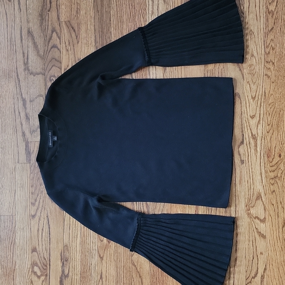 NEW Banana Republic Bellsleeve Sweater